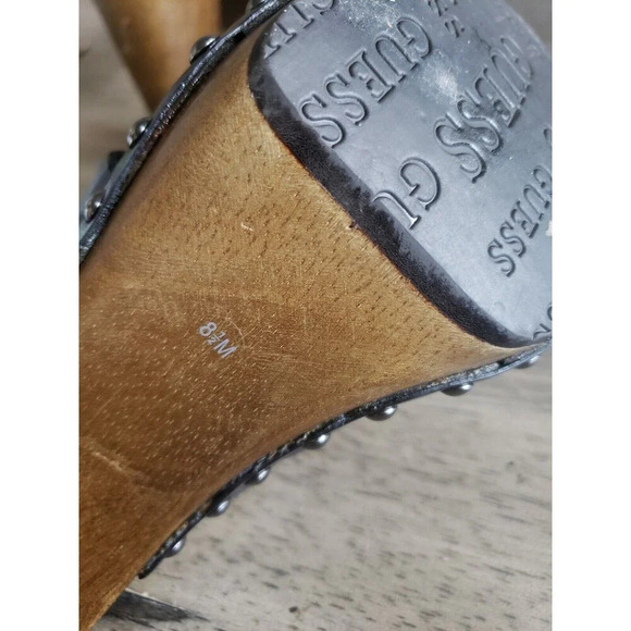 Guess Clogs Womens Size 8.5 Black Woven Leather Block Heel Stud Gwwoven - Picture 9 of 12